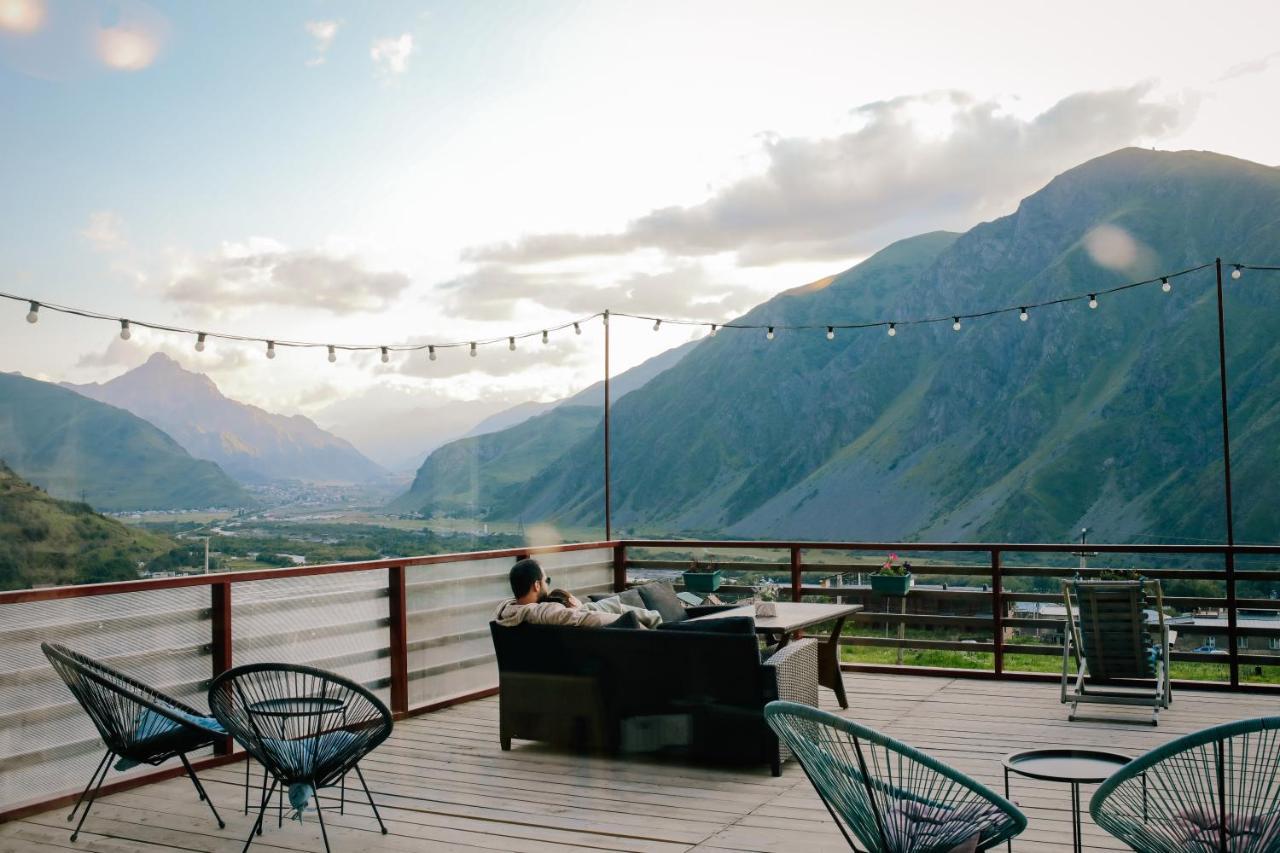 Alpenhaus Kazbegi Hotel & Restaurant Buitenkant foto