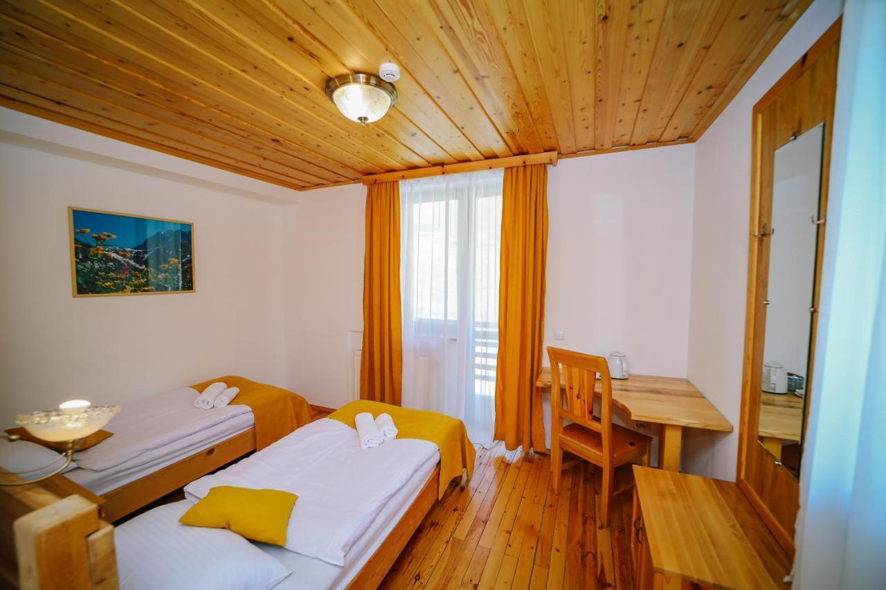 Alpenhaus Kazbegi Hotel & Restaurant Buitenkant foto