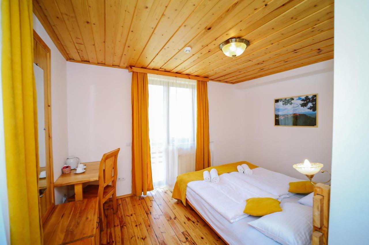 Alpenhaus Kazbegi Hotel & Restaurant Buitenkant foto