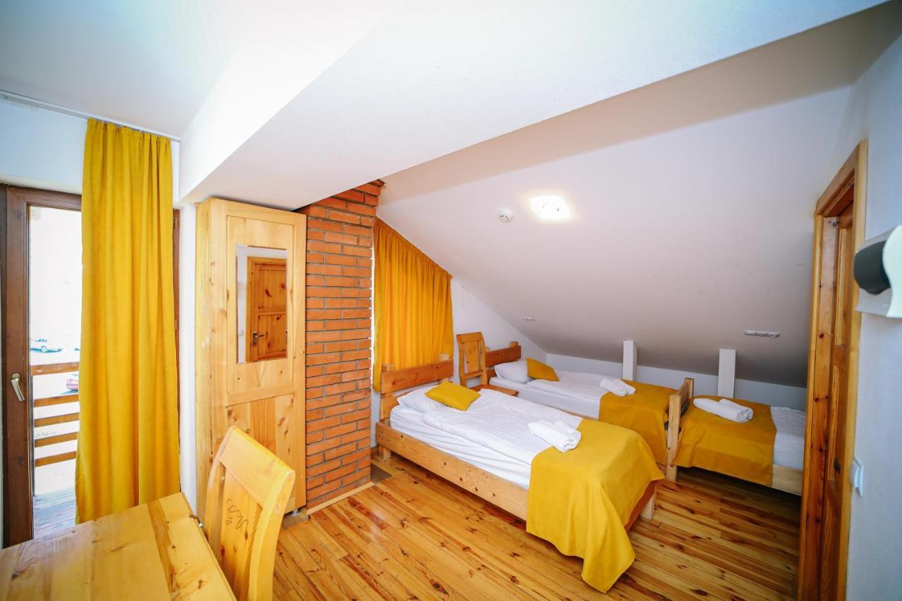 Alpenhaus Kazbegi Hotel & Restaurant Buitenkant foto