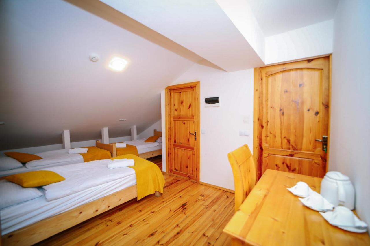 Alpenhaus Kazbegi Hotel & Restaurant Buitenkant foto