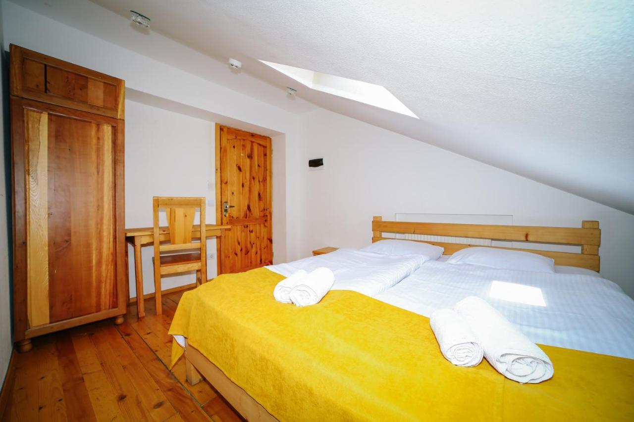 Alpenhaus Kazbegi Hotel & Restaurant Buitenkant foto